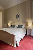 Pergola One Romantic Apt by Oteego