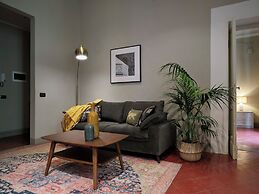 Pergola One Romantic Apt by Oteego