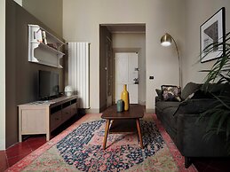 Pergola One Romantic Apt by Oteego