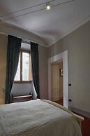 Pergola One Romantic Apt by Oteego