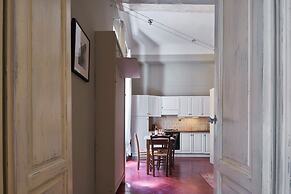 Pergola One Romantic Apt by Oteego