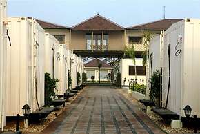 Kiri Container Resorts