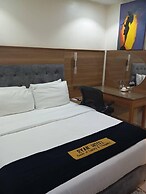 RYAN Hotel and Suites