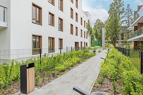 Workspace With Parking by Renters