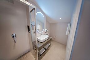 The Palm Bosphorus Hotel