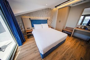 The Palm Bosphorus Hotel