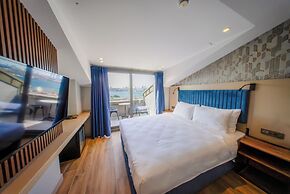 The Palm Bosphorus Hotel