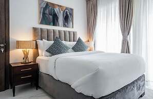 Boardroom Apartments