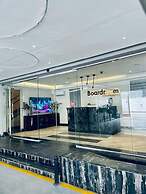 Boardroom Apartments