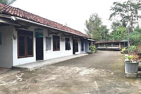 OYO 94008 Homestay Banyumili Samigaluh
