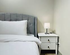 Uptown Parksuites BGC