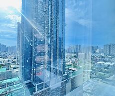 Uptown Parksuites BGC