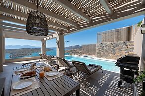 Notiko villas