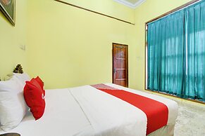 OYO 94009 Homestay Ndalem Kademangan