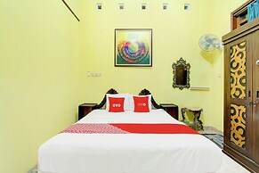 OYO 94009 Homestay Ndalem Kademangan