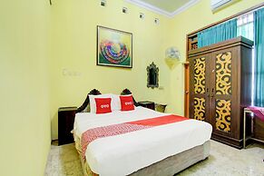 OYO 94009 Homestay Ndalem Kademangan