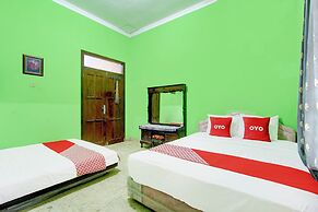 OYO 94009 Homestay Ndalem Kademangan