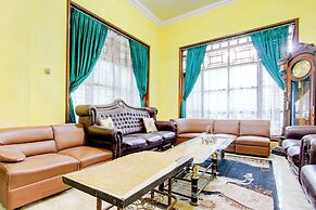 OYO 94009 Homestay Ndalem Kademangan