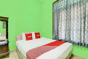 OYO 94009 Homestay Ndalem Kademangan