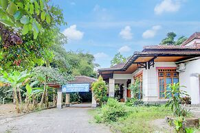 OYO 94009 Homestay Ndalem Kademangan