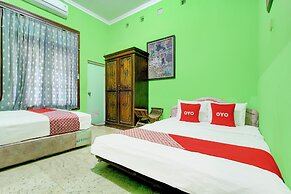 OYO 94009 Homestay Ndalem Kademangan
