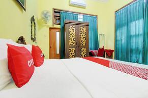 OYO 94009 Homestay Ndalem Kademangan
