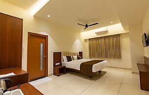 Patel Comforts Inn & Suites