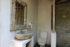 Capital O 94012 Dewa Jati House