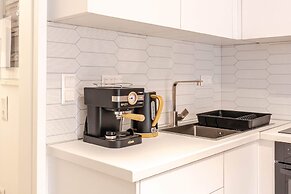 Phaedrus Living: Nea Smyrni Park View Flat