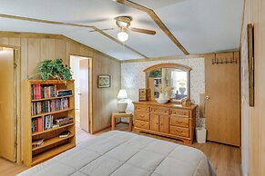 Blackwell Home w/ Enclosed Porch: Steps to Water!