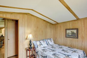 Blackwell Home w/ Enclosed Porch: Steps to Water!