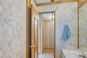 Blackwell Home w/ Enclosed Porch: Steps to Water!