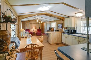 Blackwell Home w/ Enclosed Porch: Steps to Water!