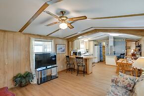 Blackwell Home w/ Enclosed Porch: Steps to Water!