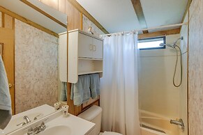 Blackwell Home w/ Enclosed Porch: Steps to Water!