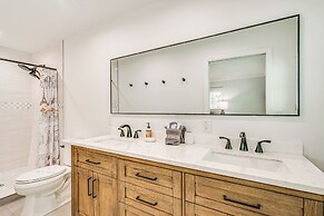 2 Mi to Beach: Canalfront Home in Cape Coral