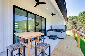 Canyon Lake Getaway: Hot Tub, 1 Mi to Boat Ramp!