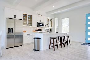 Canyon Lake Getaway: Hot Tub, 1 Mi to Boat Ramp!