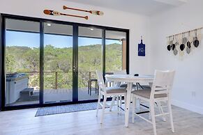 Canyon Lake Getaway: Hot Tub, 1 Mi to Boat Ramp!