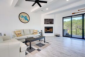 Canyon Lake Getaway: Hot Tub, 1 Mi to Boat Ramp!