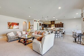 Beautiful Bakersfield Home ~ 8 Mi to Downtown!