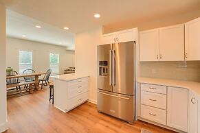 Holland Getaway ~ 1/2 Mi to Ottawa Beach!