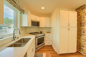 Holland Getaway ~ 1/2 Mi to Ottawa Beach!