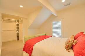 Holland Getaway ~ 1/2 Mi to Ottawa Beach!