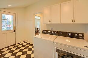 Holland Getaway ~ 1/2 Mi to Ottawa Beach!