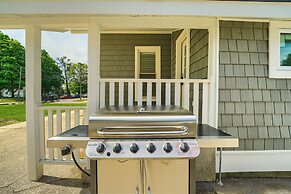 Holland Getaway ~ 1/2 Mi to Ottawa Beach!