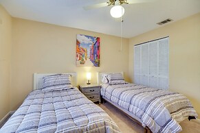 7 Mi to Satellite Beach: Melbourne Home w/ Yard