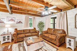Peaceful Mt Juliet Cabin w/ Hot Tub & Fire Pit