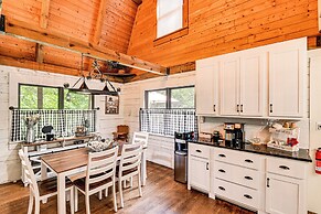 Peaceful Mt Juliet Cabin w/ Hot Tub & Fire Pit