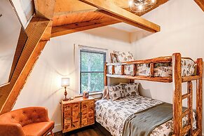 Peaceful Mt Juliet Cabin w/ Hot Tub & Fire Pit